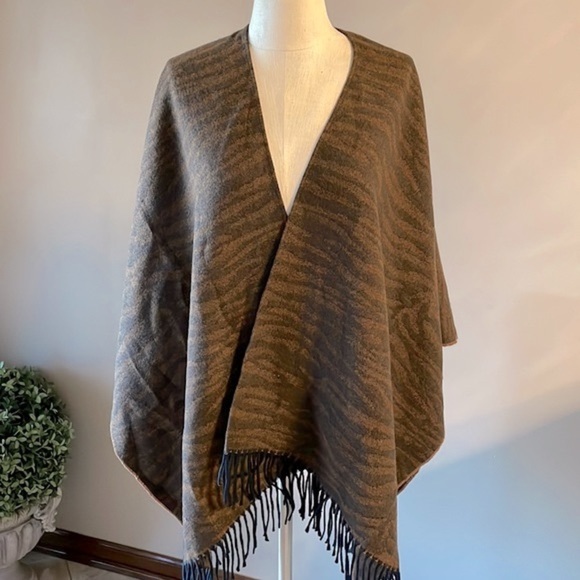 Animal print black brown stripe women’s CAPE / SHAWL / WRAP fringe warm one size - Picture 1 of 7